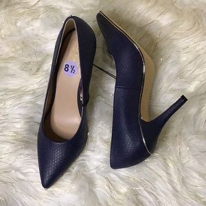 8.5 Navy blue high heels
